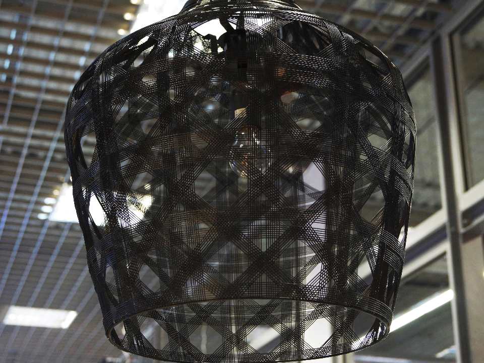 Popularna lampa wisząca MACARENA w kolorze czarnym