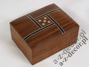 Pudełko z drewna 8x6x4cm + kości [AZ01569]